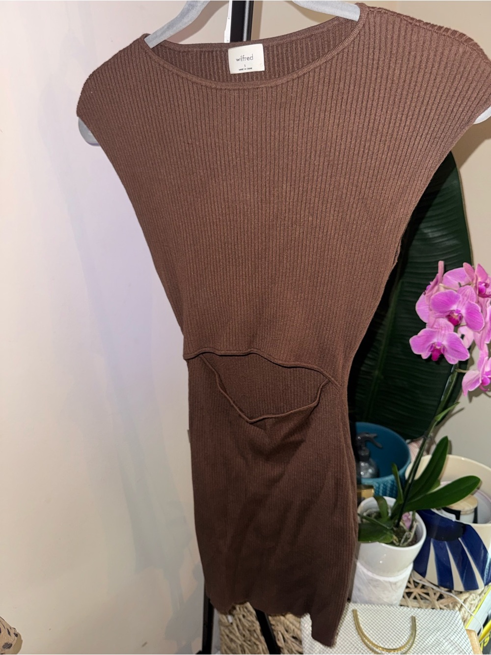 Wilfred Dusty Brown Ribbed Knit Top